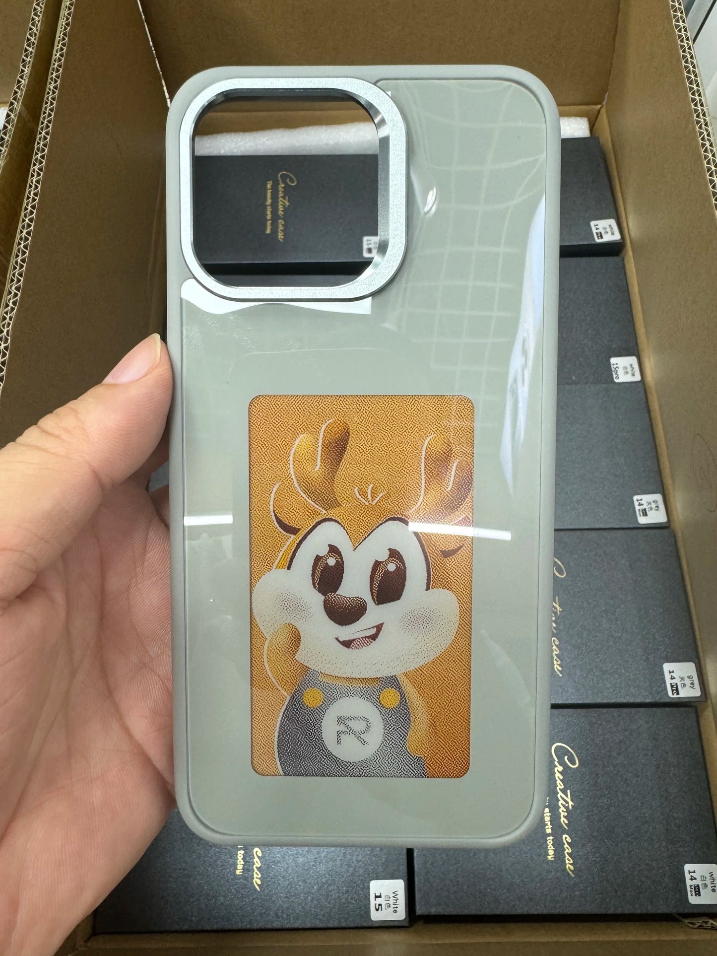 Wireless Color Projection Screen Mobile Phone Covers High-quality E-ink Screen Phone Cases for IP 15 14 13 DIY Cover