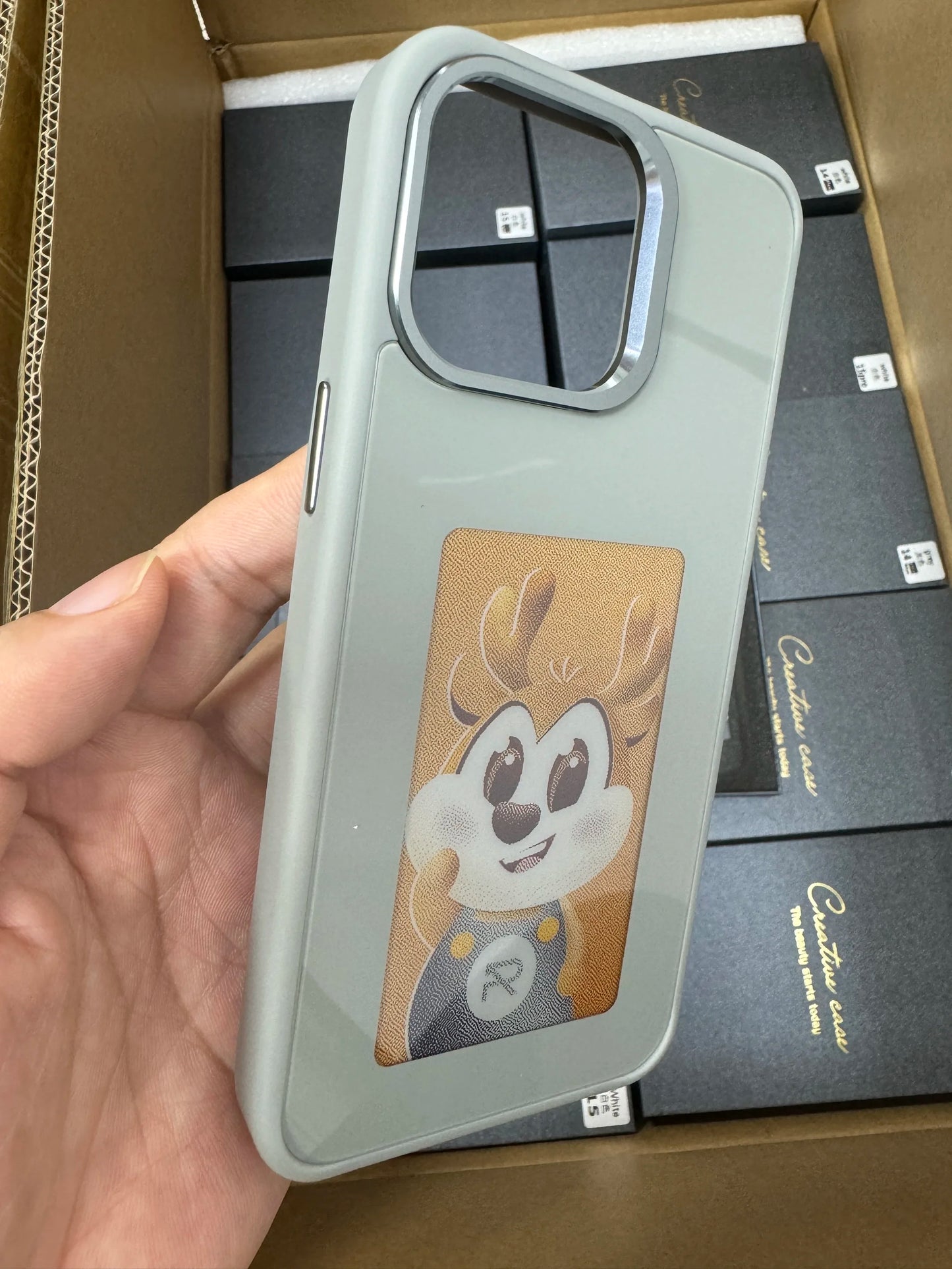 Wireless Color Projection Screen Mobile Phone Covers High-quality E-ink Screen Phone Cases for IP 15 14 13 DIY Cover